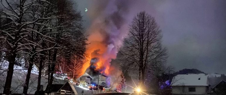 У Міжгір’ї горів двоповерховий житловий будинок