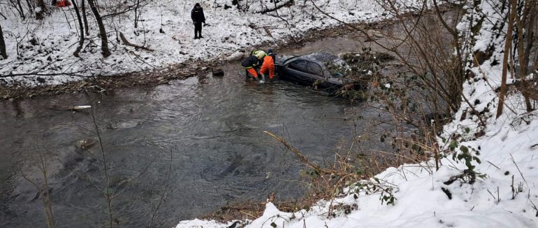 На Ужгородщині автівка злетіла у річку Уличка