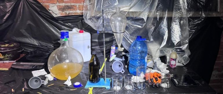 Ліквідація нарколабораторії на Мукачівщині: взяли під варту двох організаторів