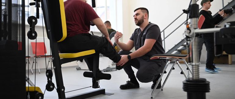 В Ужгороді проходять адаптацію військові, яким встановили надруковані на 3D-принтері протези