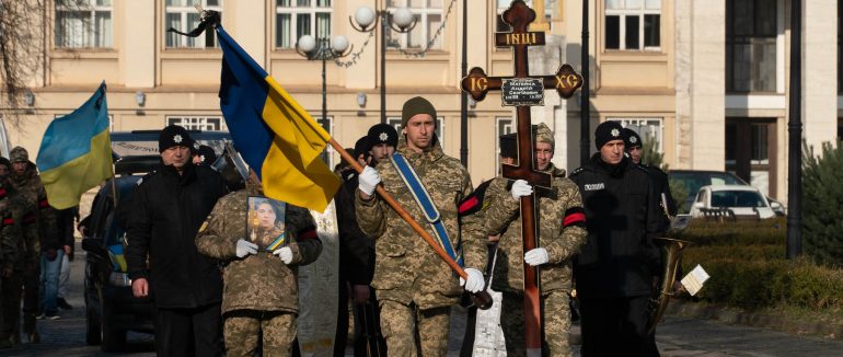 В Ужгороді попрощалися із 26-річним військовослужбовцем Андрієм Матейкою