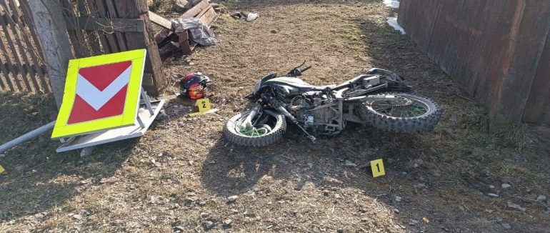 На Рахівщині нетверезий мотоцикліст скоїв ДТП в якій травмувався його пасажи