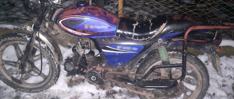 На Мукачівщині поліція затримала раніше судимого зловмисника, який викрав мотоцикл у односельця