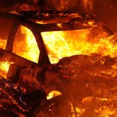 Вночі у Мукачеві згоріло Renault Kangoo