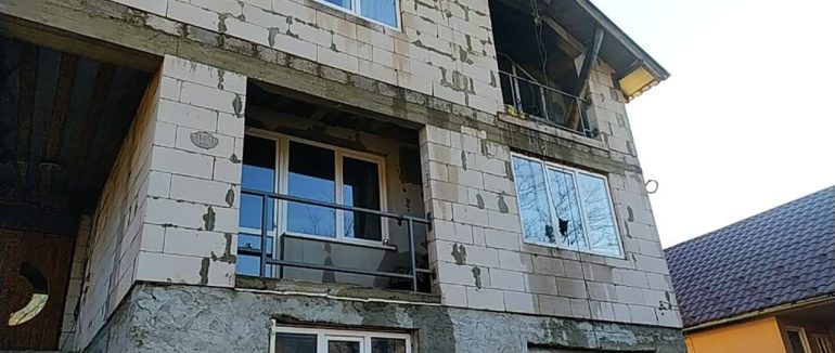 На Рахівщини вогнеборці під час пожежі запобігли знищенню житлового будинку