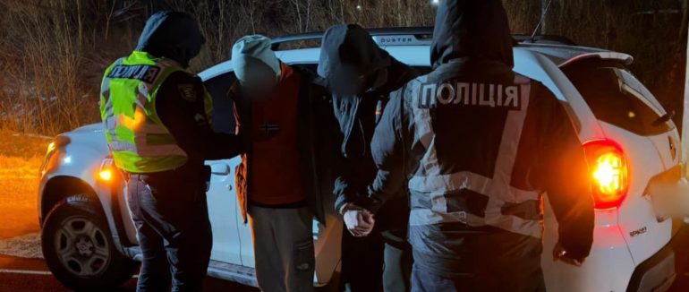 На Рахівщині поліція затримала наркоторговця: підозрюваному загрожує до 10 років ув’язнення