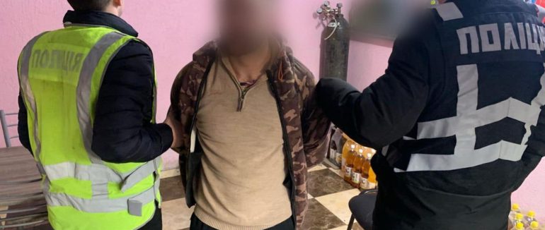 Поліція Іршави затримала зловмисника, який збував метамфетамін місцевим жителям