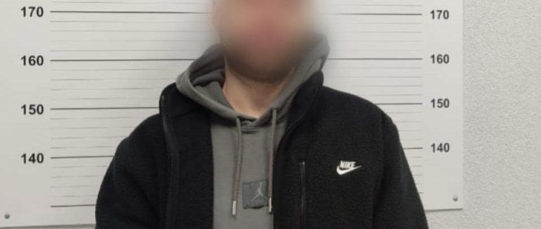 Поліція Закарпаття затримала зловмисника, який ошукав волонтерів на понад півмільйона гривень