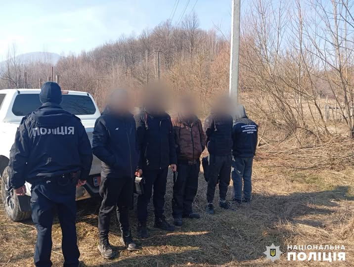 Поліція Хустщини затримала зловмисника, причетного до переправлення військовозобов’язаних через кордон