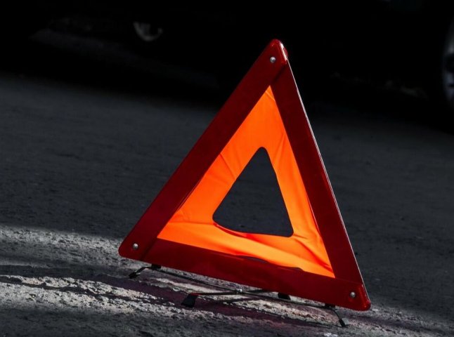 На Хустщині зіштовхнулися два авто: постраждала одна людина