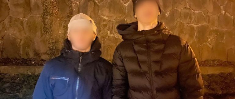 Небезпечні розваги на кризі: патрульні Ужгорода врятували дітей від біди