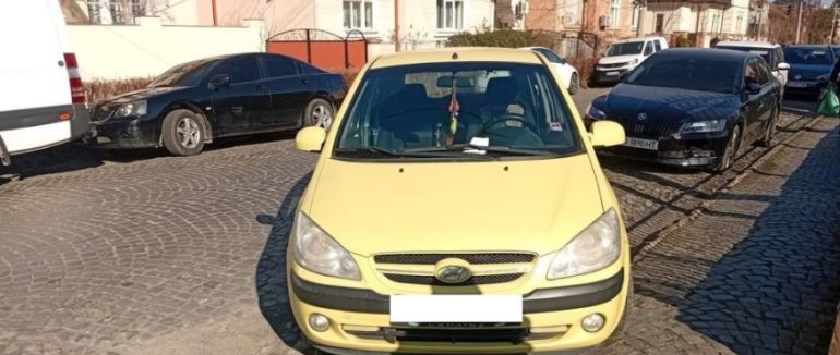 У Мукачеві оштрафували водія, який заблокував рух інших авто