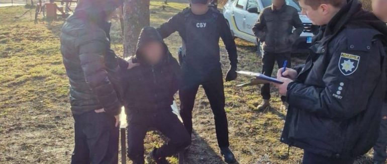 На Закарпатті поліція затримала ще двох торговців боєприпасами