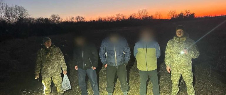 На Закарпатті троє чоловіків збиралися перепливати Тису