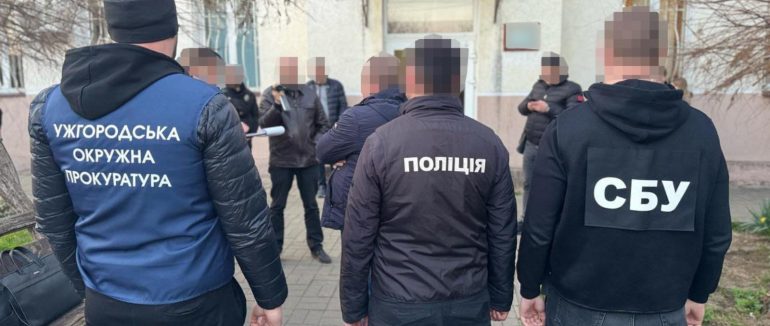 Гарантував уникнення мобілізації за хабар: на Закарпатті викрили посадовця залізниці