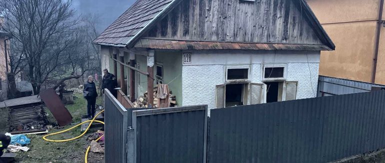 На Хустщині внаслідок пожежі загинула жінка