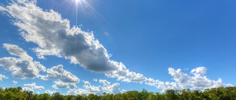 Тепло та короткочасний дощ: якою буде погода на Закарпатті цими вихідними