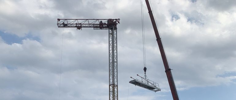 В Ужгороді 33-річний будівельник впав із 7-го поверху й загинув