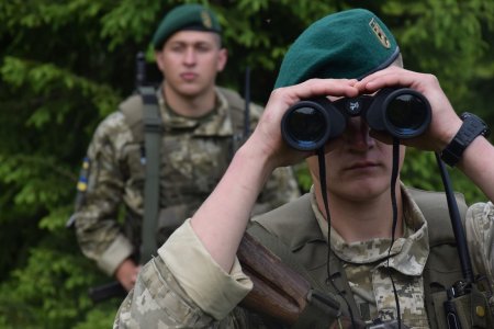 На кордоні з Румунією прикордонники затримали трьох порушників