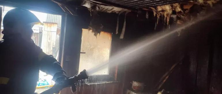 Рятувальники ліквідували пожежу в літній кухні на Рахівщині