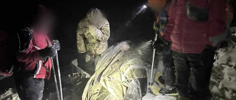 Вісім діб у Карпатах: прикордонники врятували двох заблукалих чоловіків