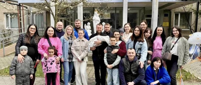 24 дівчинки та 9 хлопчиків: за тиждень у Мукачеві народилося 33 немовлят