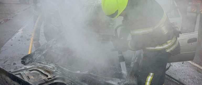Автомобіль загорівся після зіткнення: Подробиці ДТП на Хустщині