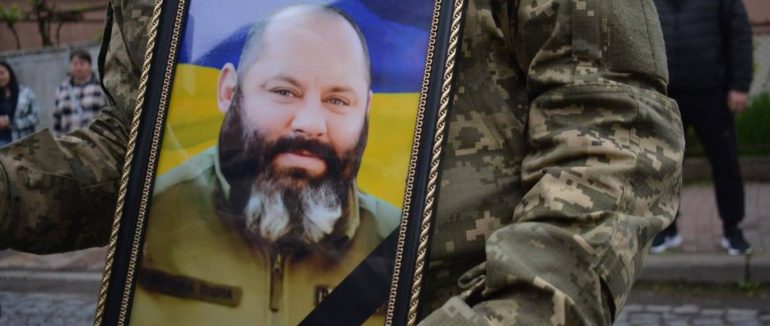 У Хусті попрощалися із захисником Михайлом Довганичем