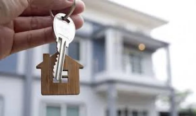 Замість туристів — переселенці: Ужгород тримає високі ціни на житло