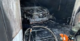 В Ужгороді в гаражі згорів автомобіль, постраждав власник