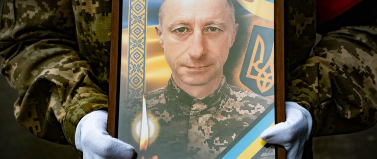 В Ужгороді провели в останню дорогу полеглого солдата Юрія Булецу