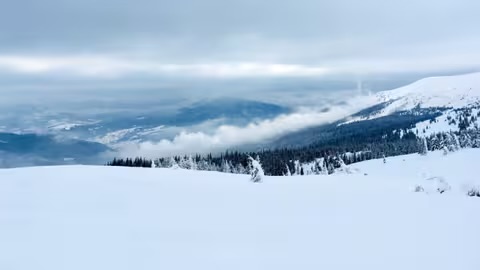 Трагедія у районі полонини Драгобрат: 60-річний киянин зірвався з снігового карнизу