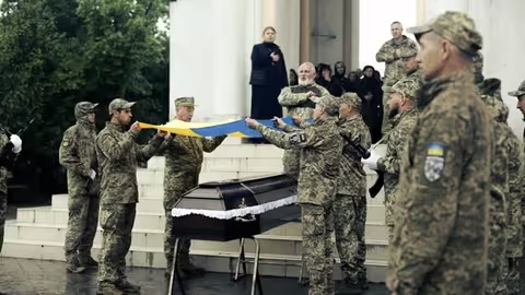 У Мукачеві попрощалися з полеглим Героєм 46-річним Володимиром Форосом