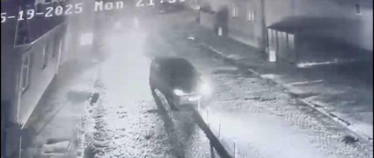 У Мукачеві п’яний водій зніс обмежувальні стовпчики по вулиці Садова