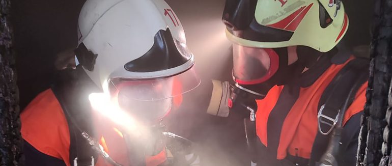 У Берегові вогонь знищив частину житлового будинку: згоріли меблі та майно