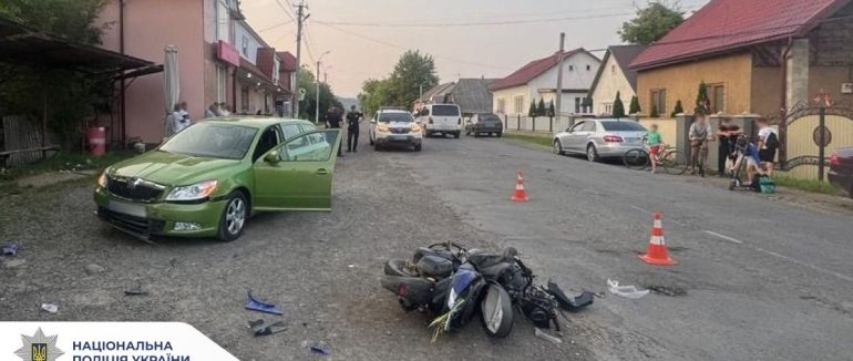 Поліція Тячівщини встановлює обставини ДТП, внаслідок якої травмувався малолітній водій скутера