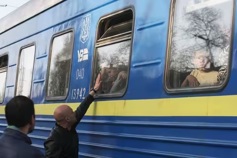 Із Сум до Ужгорода щотижня курсуватиме безкоштовний евакуаційний потяг для жителів прикордоння