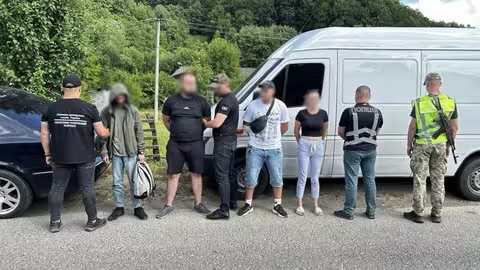 Маскувались під постачальників хліба: на Рахівщині викрили схему переправлення до Румунії