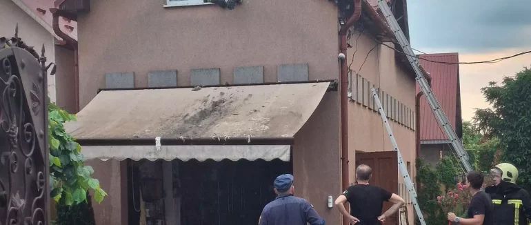 По вулиці Луціва у Мукачеві горів гараж з мансардою