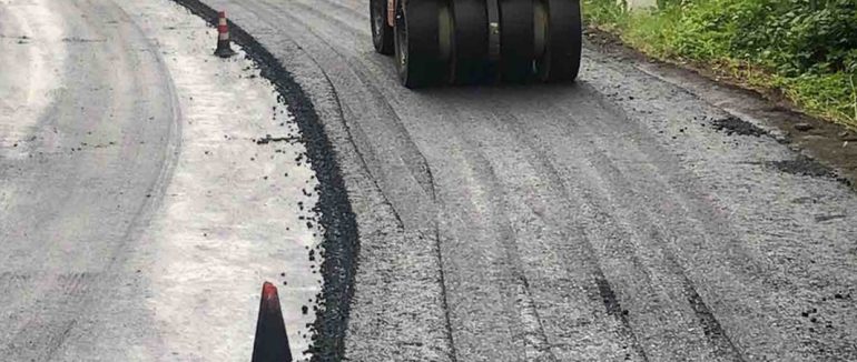 На Закарпатті ремонтують аварійну ділянку автодороги вздовж кордону з Румунією