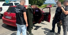У гідрокостюмах через Тису: двоє закарпатців організували схему переправлення чоловіків до Румунії