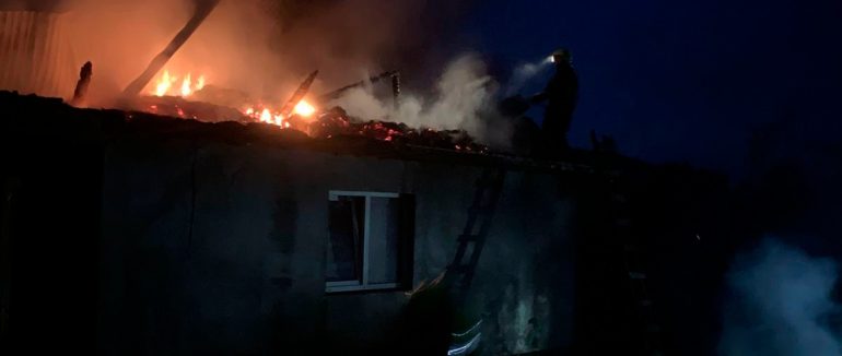 Ввечері на Тячівщині рятувальники ліквідували пожежу в житловому будинку
