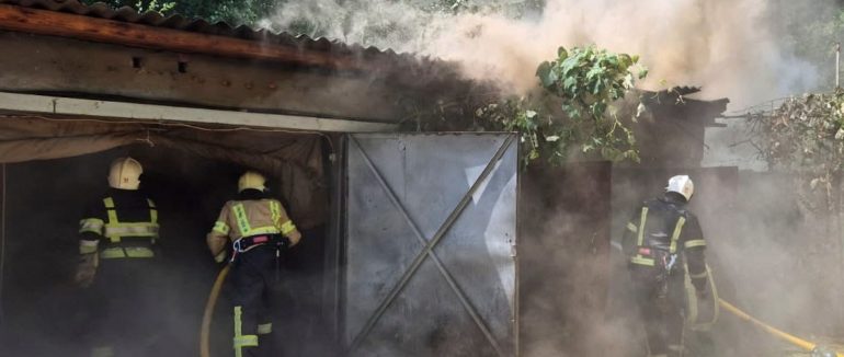 На Хустщині та в Мукачеві загорілися два автомобіля