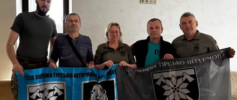 Двоє бійців 128 Закарпатської бригади повернулися з російського полону