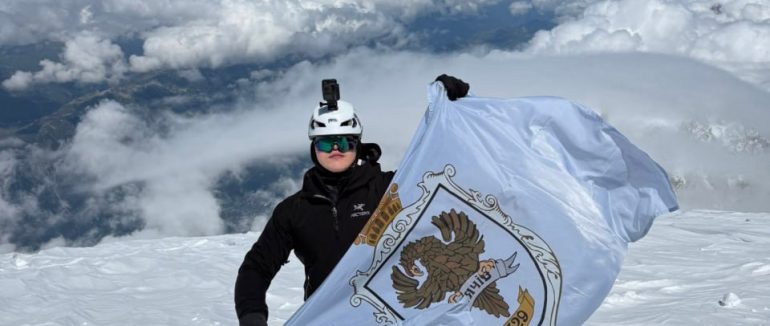 Прапор Тячева підкорив Монблан: Закарпатець встановив стяг на найвищій вершині Західної Європи