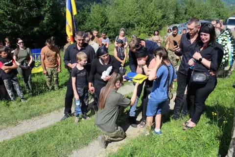 Рахів прощався із 20-річною Захисницею України Ангеліною МартинюкЯк