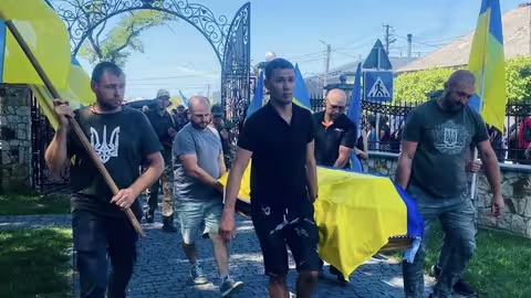 У Виноградівській громаді попрощалися з полеглим на війні Анатолієм Поповичем