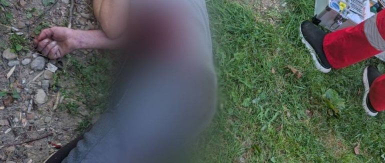 На Тячівщині поліція затримала місцевого жителя за підозрою у замаху на вбивство сусіда