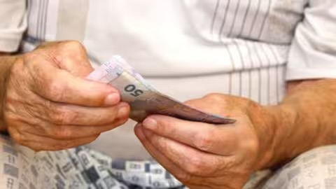 В Україні окремим категоріям громадян зараховуватимуть подвійний стаж для пенсії