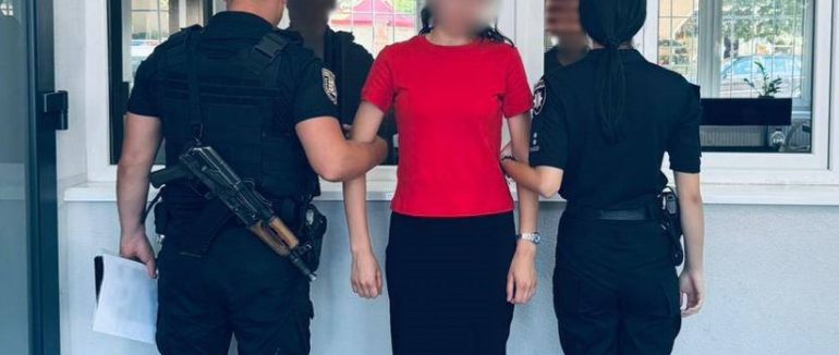 Поліція затримала 26-річну жительку Мукачівщини, яка переправляла чоловіків до Угорщини